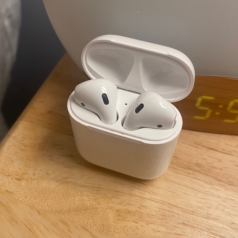 Apple AirPods 2nd Generation new